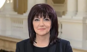 Цвета Караянчева: Мая Манолова представя депутатите като 240 безотговорни народни представители