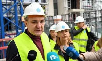 Семейни автомобили на инспектор от Главната инспекция по труда (ГИТ) в Монтана са били запалени