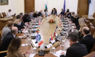 От Фейсбук профила на Тома НиколовНЕ Е В ПОСЛАНИЦИТЕ ПРОБЛЕМЪТ На