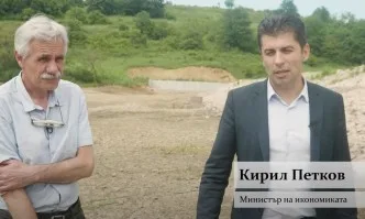 Кирил Петков с нови обвинения: Показа във видео ремонтиран язовир край Ловеч, възмути се от похарчените пари