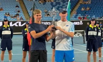 Димитър Кисимов триумфира с титлата на двойки при юношите на