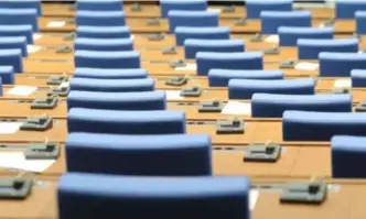 Кампанията на ГЕРБ СДС излъчва умереност и управленско самочувствие пише в