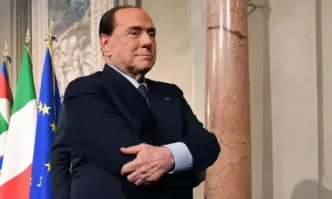 Силвио Берлускони лидерът на Форца Италия отново е приет в
