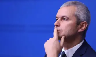 По повод упреците че симпатизанти на Възраждане са хвърляли червена