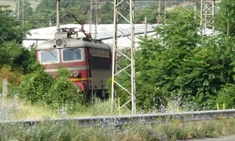 Спряха бързия влак Петрич-София заради прегазена жена