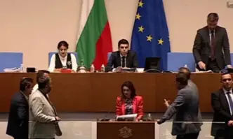 Скандал в парламента след като мнозинството оказа да разгледа искането