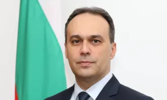 Уважаеми колеги поех тежестга отговорността и дежурната доза хейт Явно на