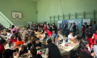 Над 150 деца и роботът Робърт участваха в шахматния фестивал Питагор Елит