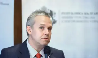 Беше ми наредено да правя каквото и както ми кажат