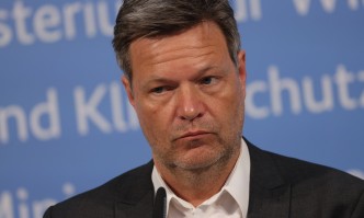 Германия постави дъщерно дружество на Газпром под държавен контрол