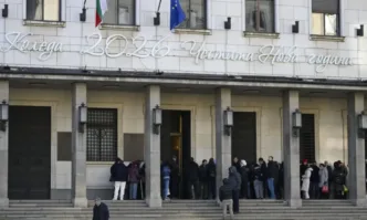 Заради въвеждането на еврото и увеличения брой клиенти обменящи левове