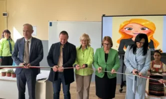 Министър Вълчев откри нов STEM център и обновено общежитие: Образованието се модернизира на практика