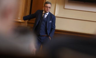 Българският политически и обществен живот изглежда като Кирил Петков –