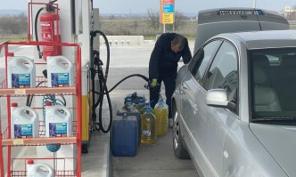 КЗК проверява цените на олиото и горивата