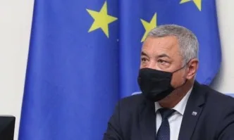 Валери Симеонов със сигнал до здравния министър, че депутати от БСП не носят маски