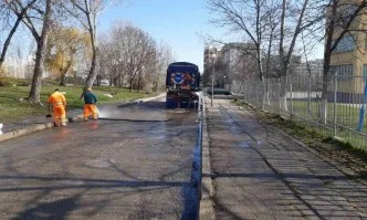 Извършва се дезинфекция на улици и булеварди, контейнери и спирки в София