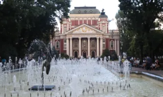 Бурята в столицата е нанесла сериозни щети на Народния театър Иван