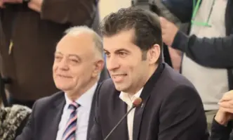 Връщане с ужасна скорост към стария модел на управление но