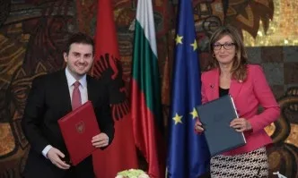 Захариева: България е против разделянето на Албания и РС Македония по пътя им към ЕС