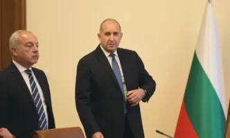 Германският канцлер Фридрих Мерц посреща Румен Радев с военни почести на 18 май