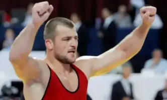 27 души са били задържани по време на операция срещу