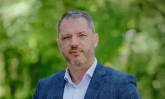 От Фейсбук профила на Делян Добрев Гледах Денков по Нова