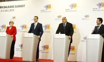Меркел поздрави Борисов за положителното развитие на отношенията на Балканите