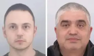 Паметната плоча е поставена на мястото на трагичния инцидент