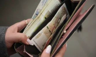 Близо една четвърт от българите са теглили бърз кредит поне
