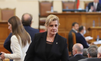 Гунчева се отказа, няма да напуска НС ще става независим депутат