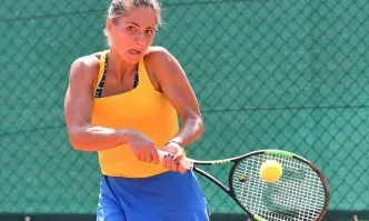 Михайлова и Ванева се класираха за втория кръг в Анталия