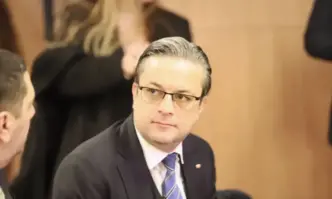 Николай Денков да спре да го пази призовава още предстедателят