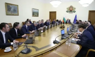 Без изказване на министър председателя в оставка Росен Желязков започна редовното