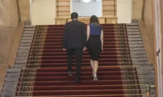 Журналистът Сашо Диков коментира снимката на бившия премиер Кирил Петков