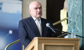 Министър председателят и министър на външните работи Димитър Главчев заминава