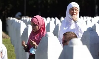 Босна отбелязва 25 години от геноцида в Сребреница