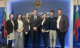 Министър Иван Пешев се срещна с представители на Националната мрежа на младежките центрове
