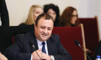 Пред парламентарната земеделска комисия ресорният министър Иван Иванов заяви че