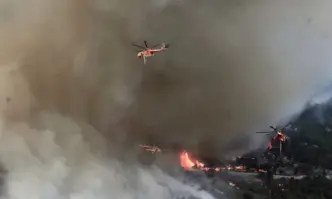 Положението заради пожарите в Гърция продължава да бъде усложнено информират