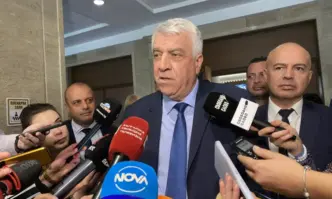 Има съмнение за конфликт на интереси между семейството на министъра