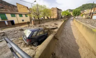 Българите които от вчера са били блокирани на летището във