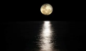 Какво означава Луна без курс?