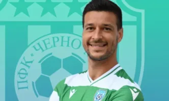 Мачът е в неделя от 15 00 часа Централният защитник на