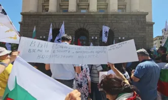 Виктор Димчев: Лятна интифада, водена от паразити и протестни единици под диригентството на Радев