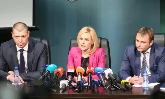 Директорката на Басейнова дирекция-Пловдив и общинар обвинени за подкупи