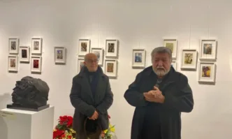 Коледната изложба на Вежди Рашидов Дървото – философски поглед към живота