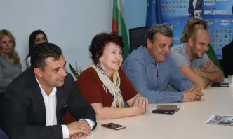 Транспортните фирми в Перник подкрепиха Вяра Церовска за кмет