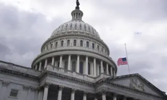 Докато Русия продължава да атакува жилищни райони в Украйна държавният