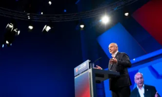 Той ще бъде наследен от бившия шведски премиер Стефан ЛьовенСергей