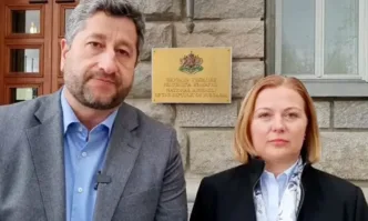 В разгара на предизборната кампания един призив към политиците да